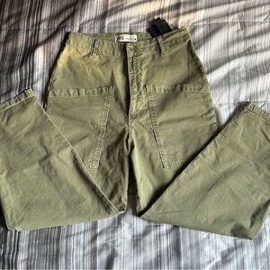 Zara Women's Khaki Cargo Jeans